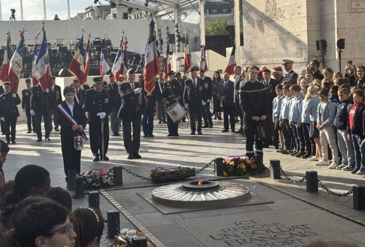 Ravivage de la Flamme du 7 mai 2025 : L’Encouragement Public honore la mémoire avec solennité